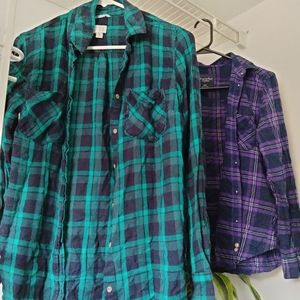 🌟BOGO $15&👇🌟2 plaid long sleeve shirts